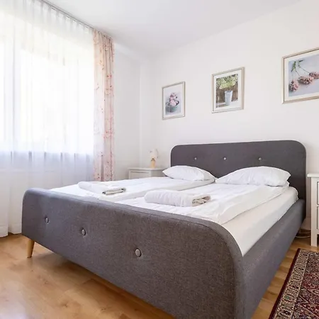 Przestronny Victus Z Parkingiem, Tarsaem I Gabinetem Do Pracy By Renters Sopot