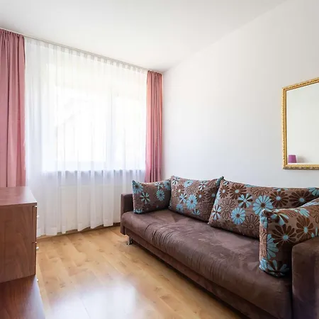 Przestronny Victus Z Parkingiem, Tarsaem I Gabinetem Do Pracy By Renters Apartment *