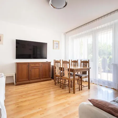 Przestronny Victus Z Parkingiem, Tarsaem I Gabinetem Do Pracy By Renters Apartment *